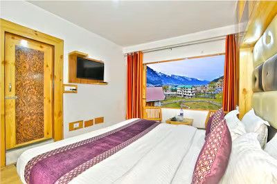 Room View of Hotel Solitaire, Manali